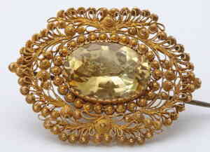 who can wear yellow sapphire gemstone